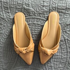 New in Box Bamboo Verify Flats in Color Tanspu Size 9
